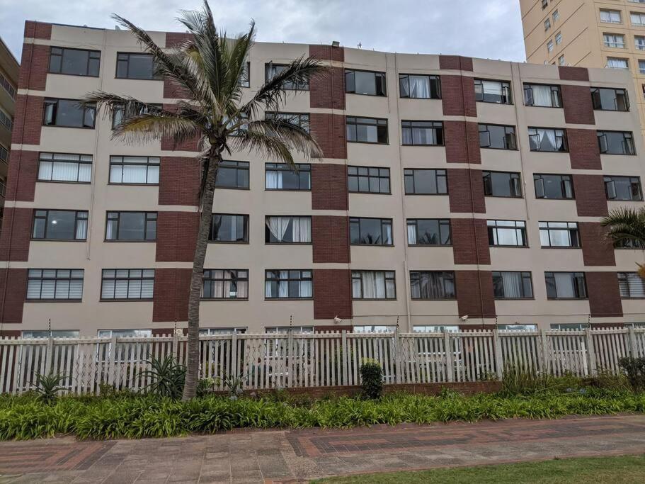 Capri24 - Modern Apartment Overlooking The Sea Amanzimtoti Exterior photo