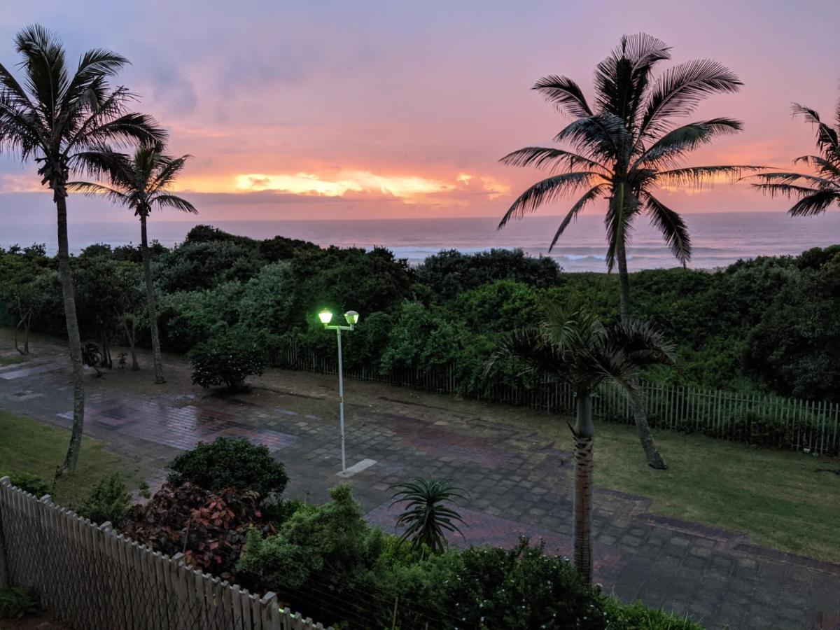 Capri24 - Modern Apartment Overlooking The Sea Amanzimtoti Exterior photo